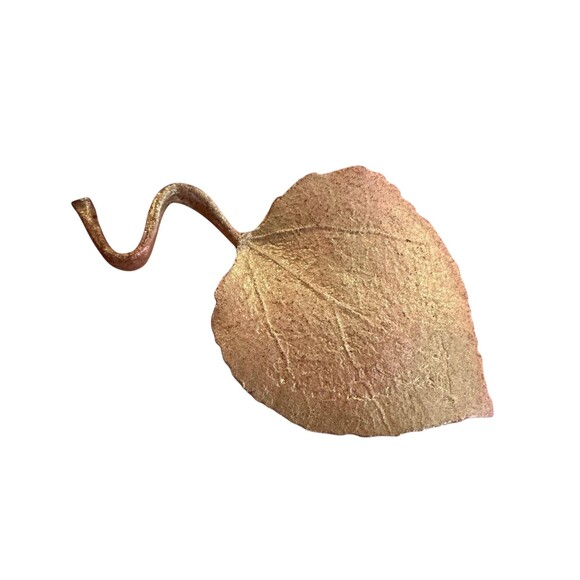 Vintage Gold Leaf Brooch Pin Fall Pin Autumn Jewelry - Picture 1 of 3